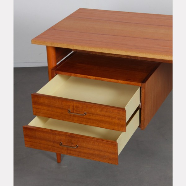 Bureau vintage en bois datant des années 1970 - Design d'Europe de l'Est