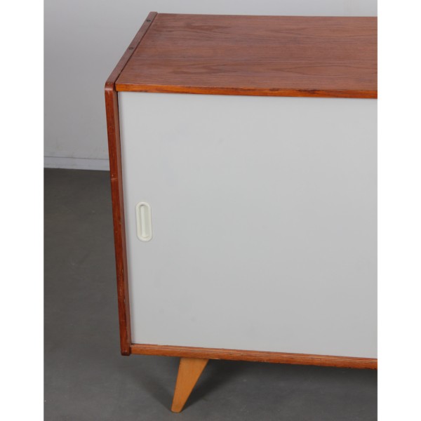 Commode en chêne, modèle U-452 par Jiri Jiroutek, 1960 - Design d'Europe de l'Est