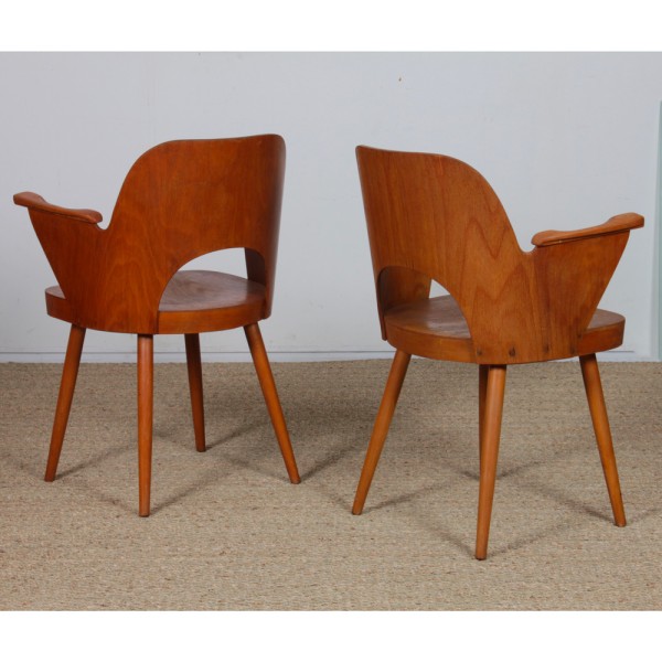 Pair of wooden armchairs by Lubomir Hofmann for Ton, 1960s - 