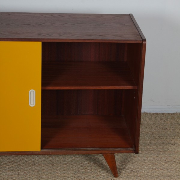 Commode jaune et blanche par Jiri Jiroutek, modèle U-452, 1960 - Design d'Europe de l'Est